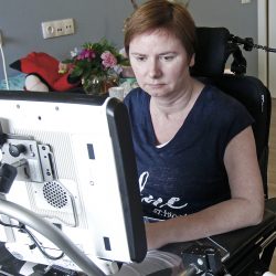 Lochem - Rita van Wessel heeft een hersenstaminfarct gehad. Ze wil graag
naar Amerika om daar te revalideren.Marco Dijkman en zijn stichting 
probreren daarbij te helpen
Editie Lochem Foto Jan Houwers JH20160708